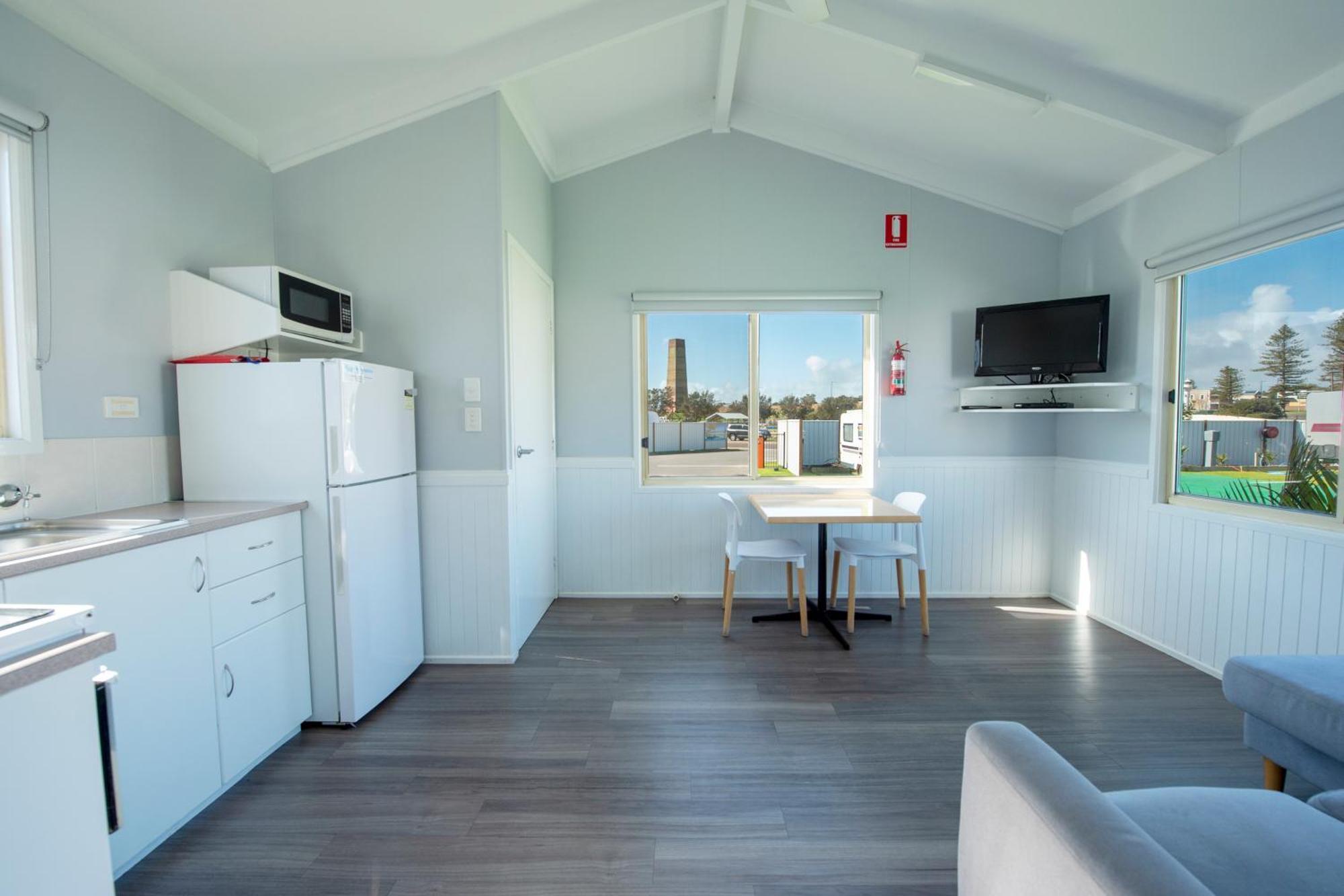 Wallaroo Beachfront Tourist Park Room photo